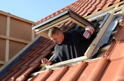Pose de fenêtres de toit Velux à Grues